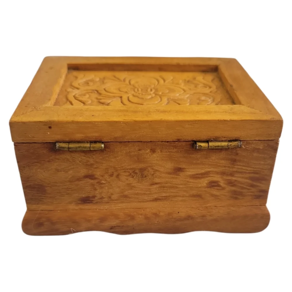 Vtg Wooden Carved Flower Floral Trinket Jewelry Box Brass Latch Hinges